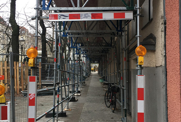 Passantenschutzdächer